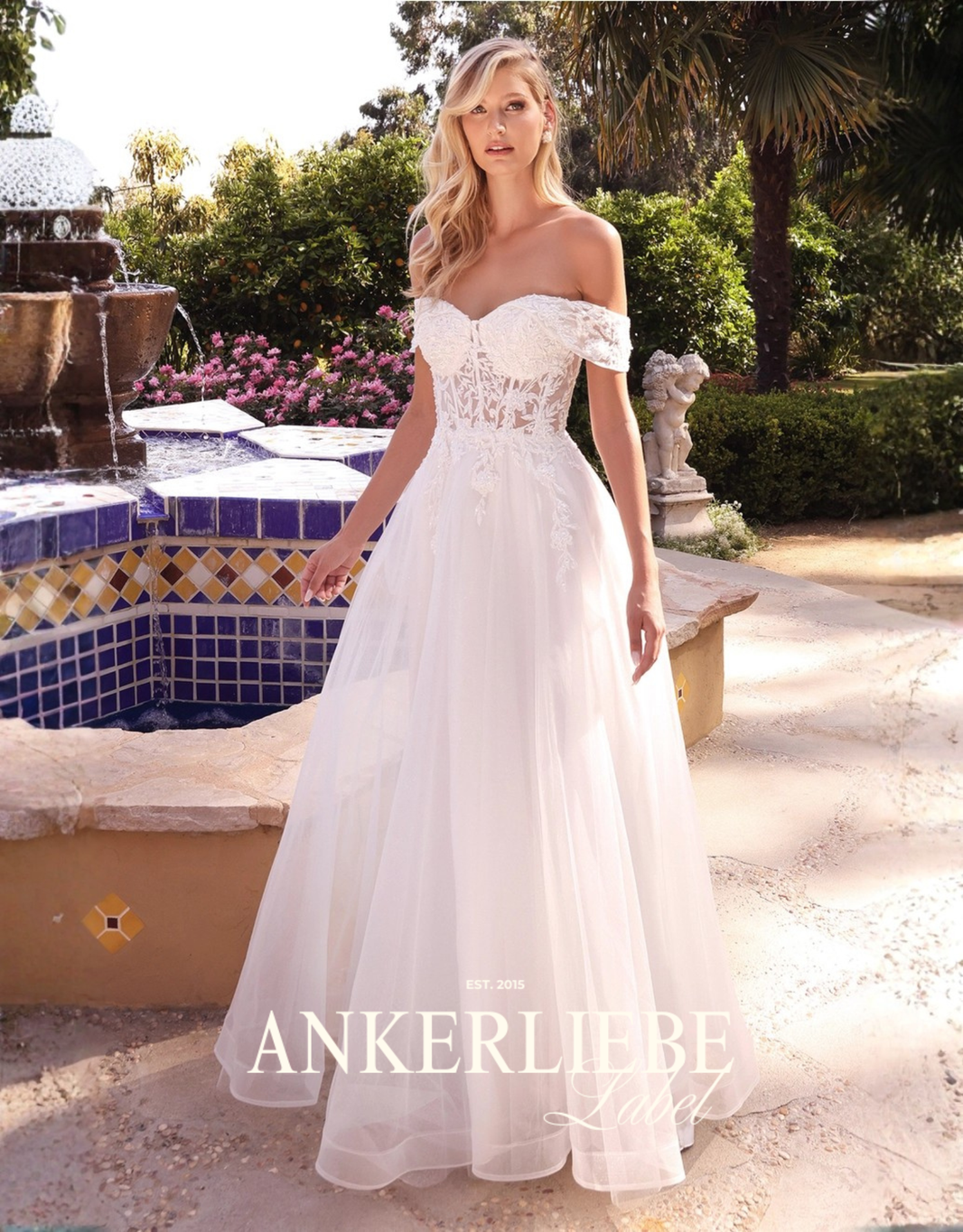 tüll-brautkleid mit corsage, spitzenapplikationen und schulterfreiem ausschnitt | off white