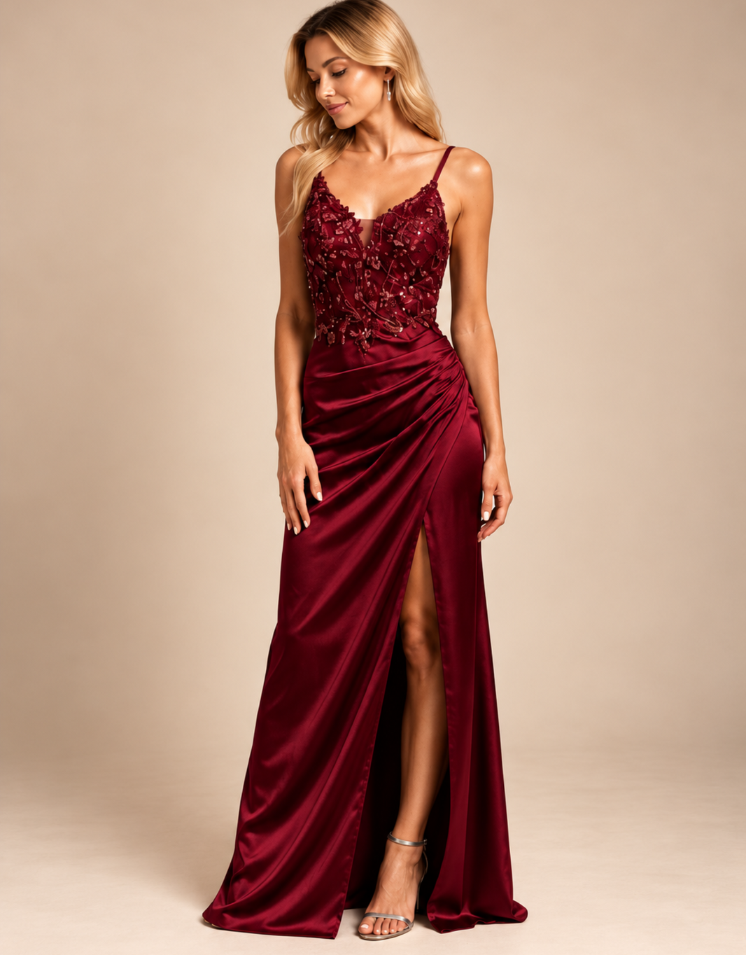 schmal geschnittenes kleid mit spitzenoberteil | burgund