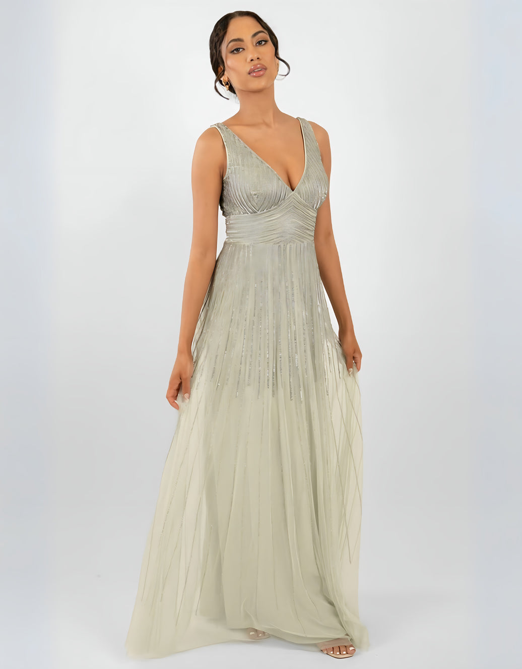 Abendkleid mit V-Ausschnitt, breiten Trägern und Tüllrock| salbei