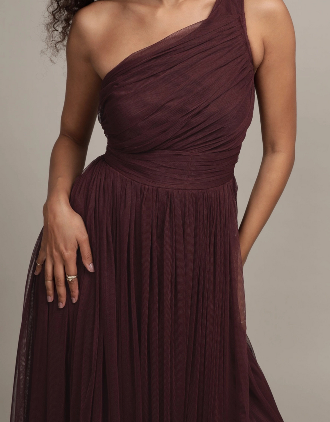 image Abendkleid mit One-Shoulder-Design, Tüllrock und gerafftem Oberteil | Pflaume