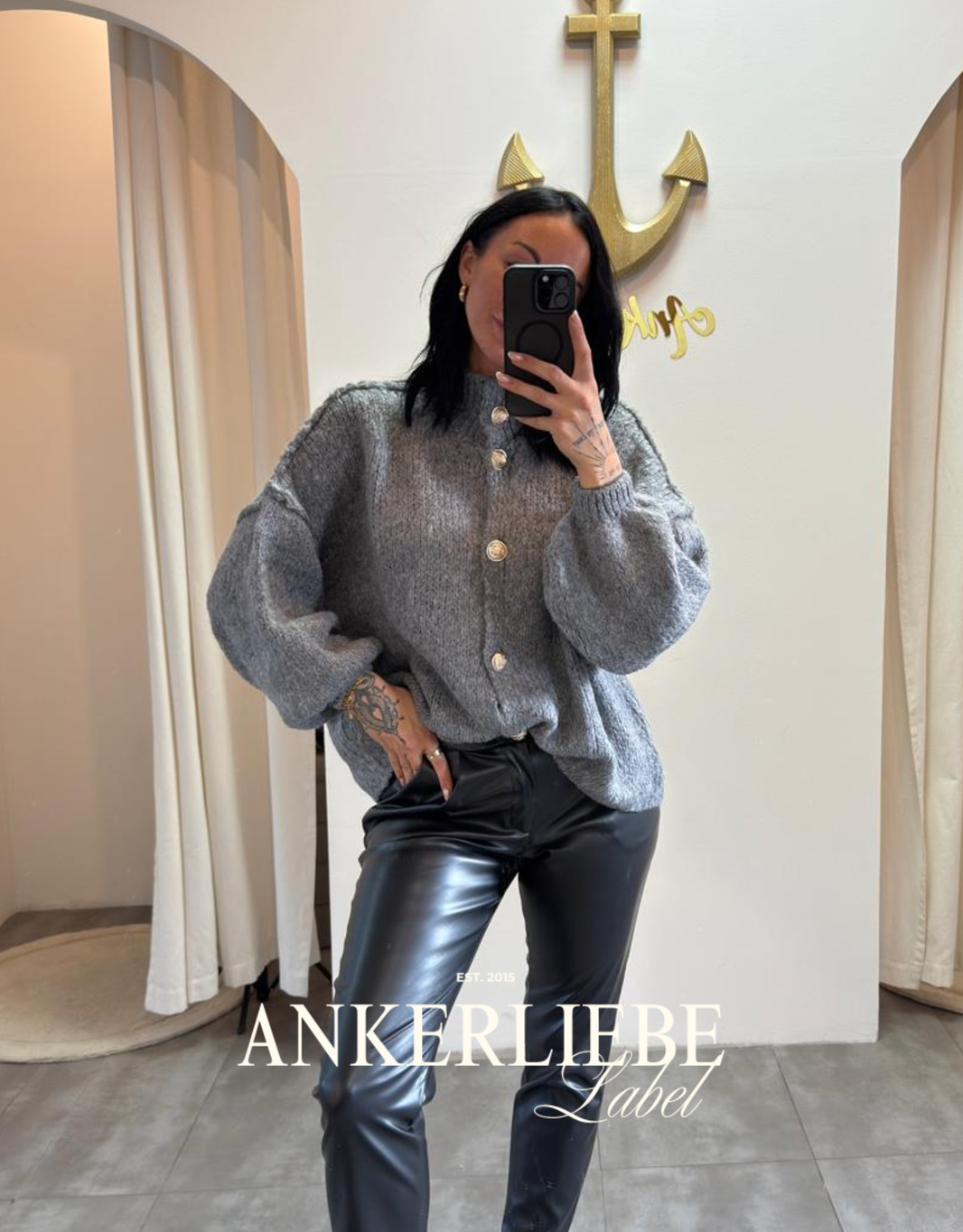 image wollweste mit knöpfen | dunkelgrau