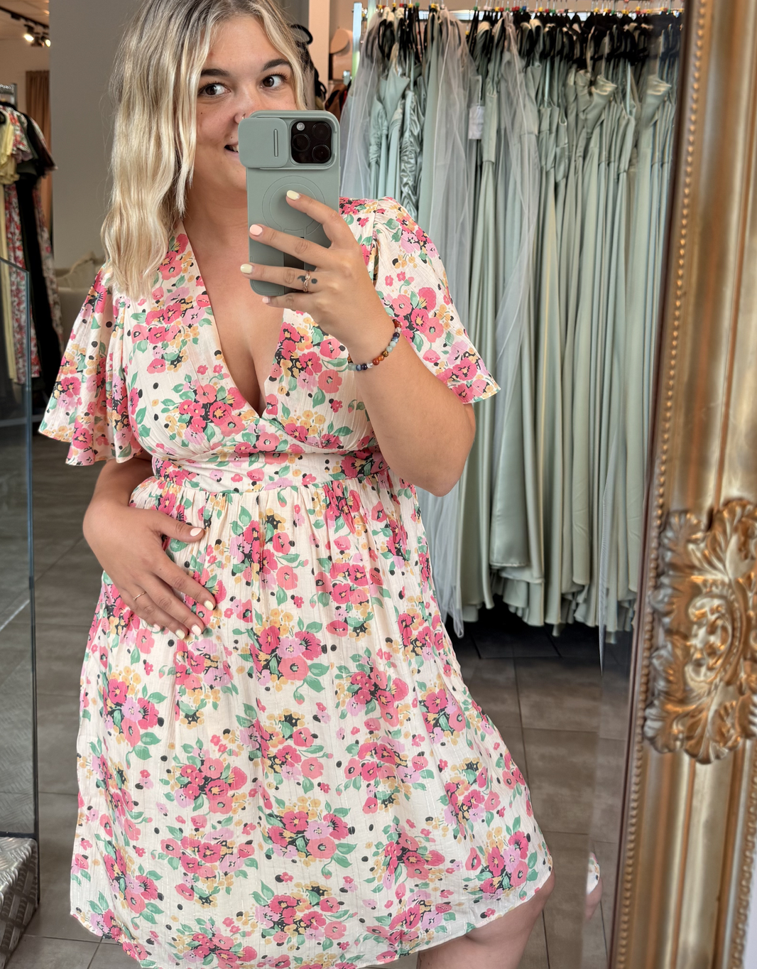 Florales Mini-Sommerkleid mit weiten Ärmeln | creme