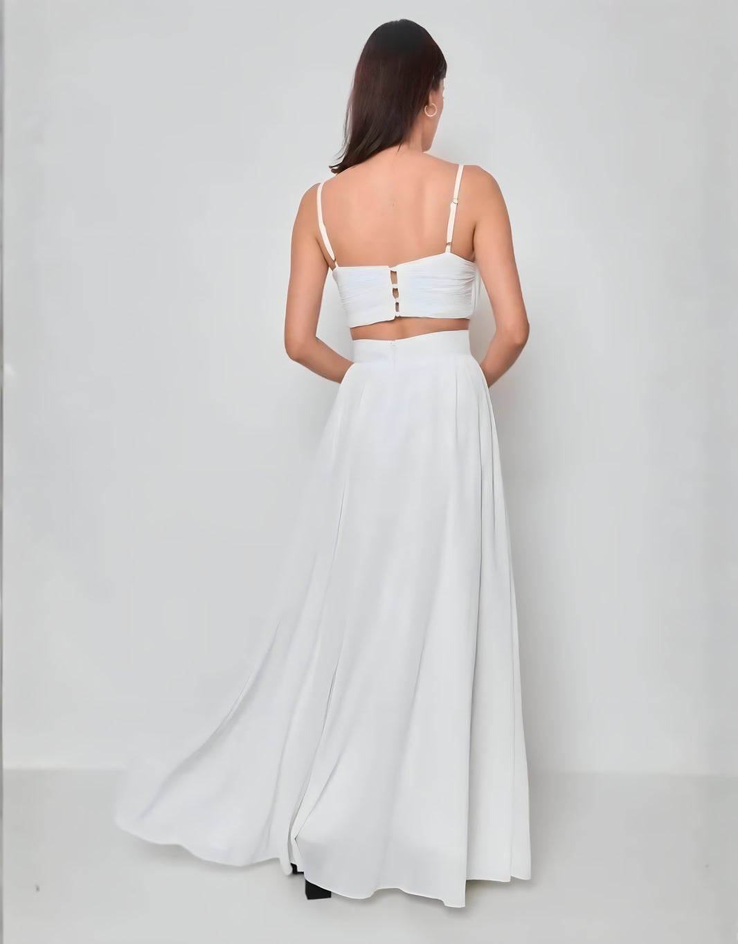 image Abendkleid mit Cut-outs, strukturiertem Oberteil und fließendem Rock | Weiß