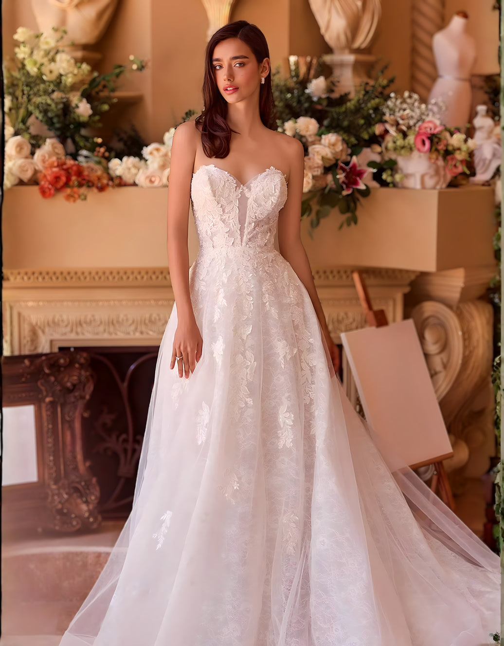 Romantisches Brautkleid mit 3D-Blumen, Herzausschnitt & langer Schleppe | Weiß
