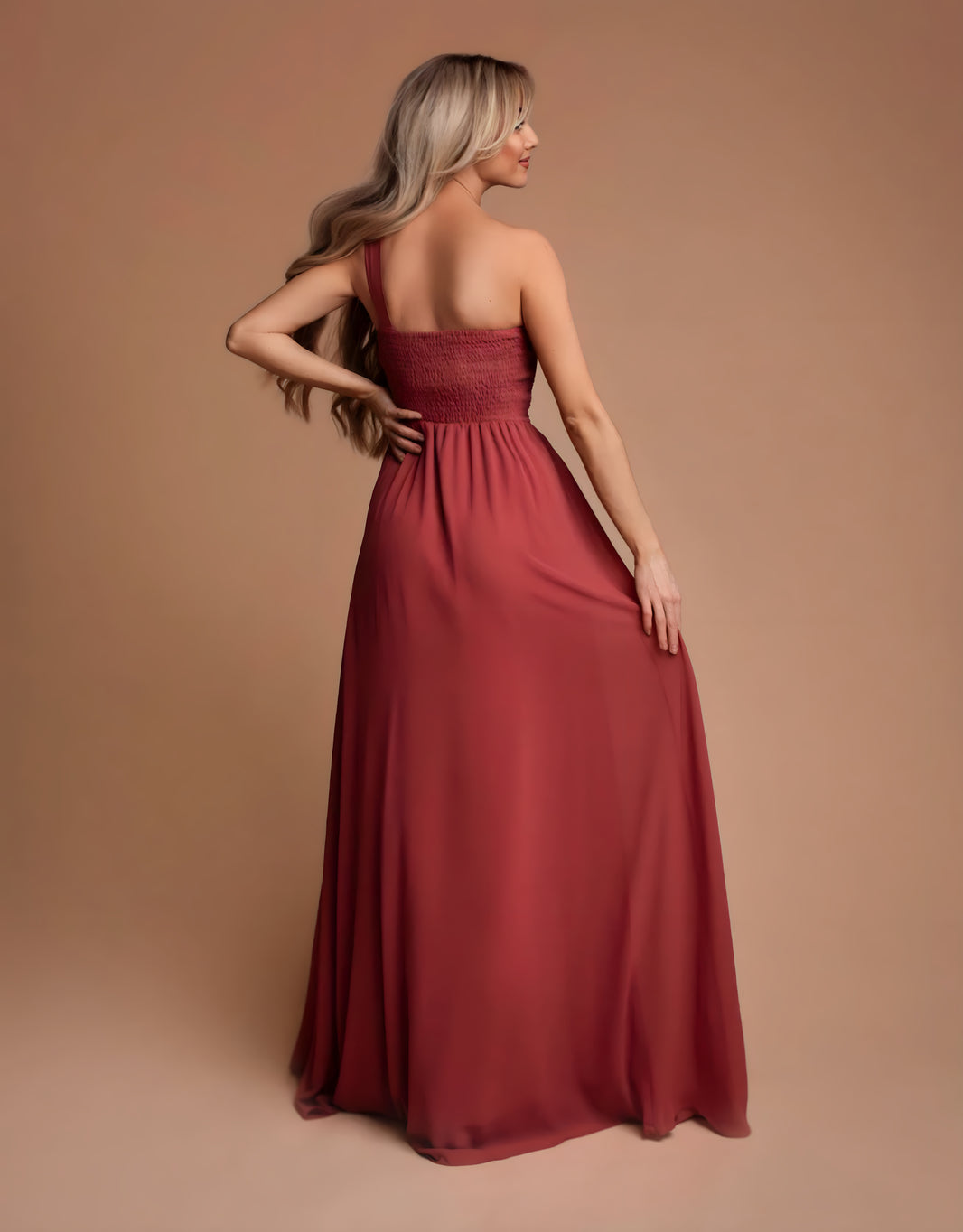 image One-Shoulder Abendkleid mit Drapierung und flexiblem Rücken | Berry Rose