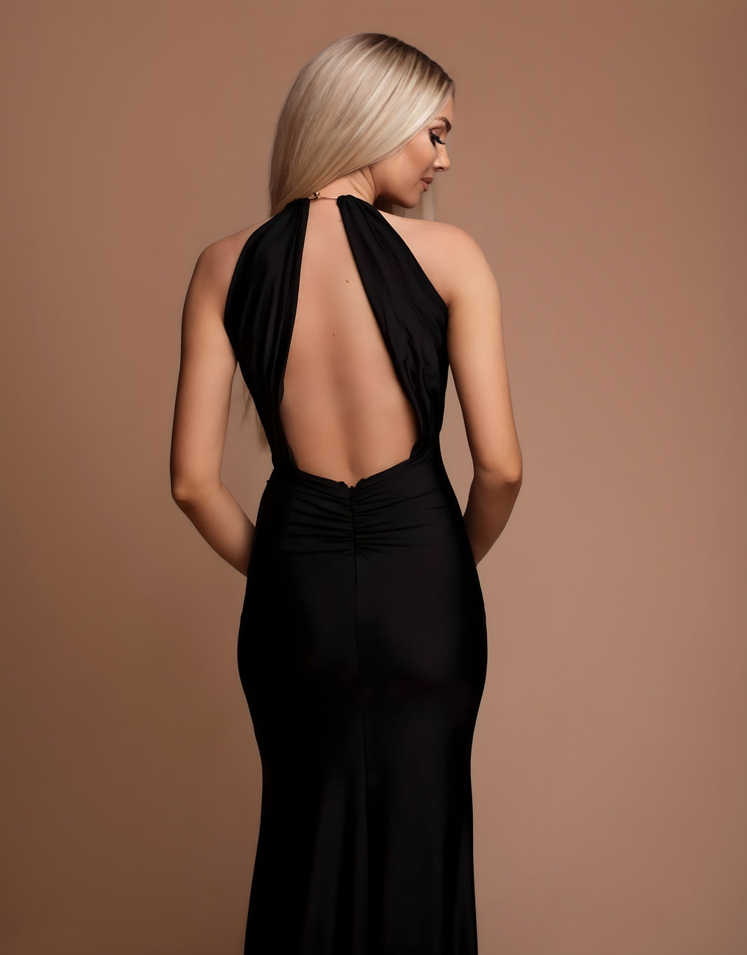 image Mermaid-Abendkleid mit Neckholder, Rückenausschnitt und Drapierung | Schwarz