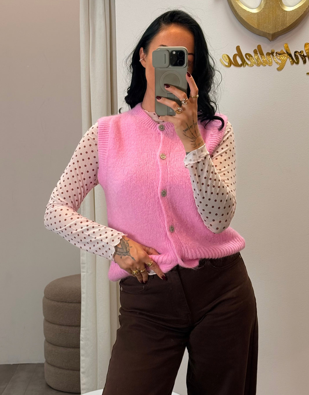 image flauschige mohair weste mit knöpfen | rosa