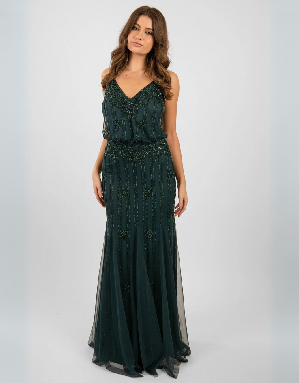 Figurbetontes Maxikleid im Mermaid-Style mit Spaghettiträgern, V-Ausschnitt und Perlenstickerei | Smaragd