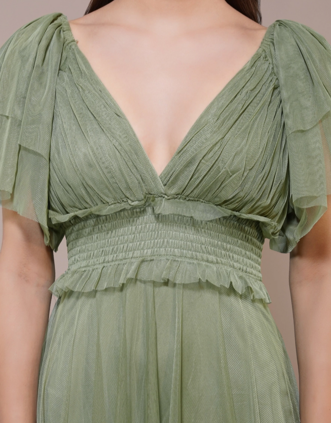 image Elegantes Tüll-Maxikleid mit V-Ausschnitt, Volantärmeln und flexibler Taille | Oliv