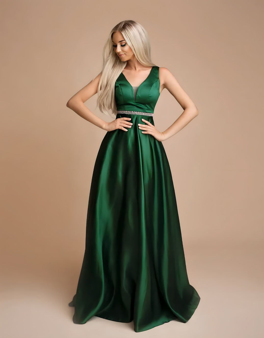Satin-Abendkleid in A-Linie mit Mesh-Ausschnitt und Glitzergürtel | Dunkelgrün