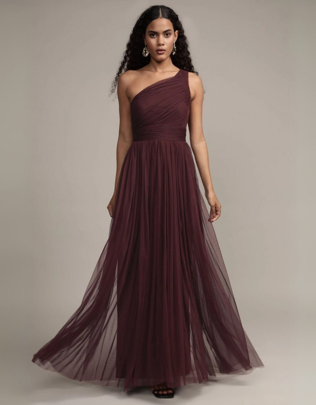 Abendkleid mit One-Shoulder-Design, Tüllrock und gerafftem Oberteil | Pflaume