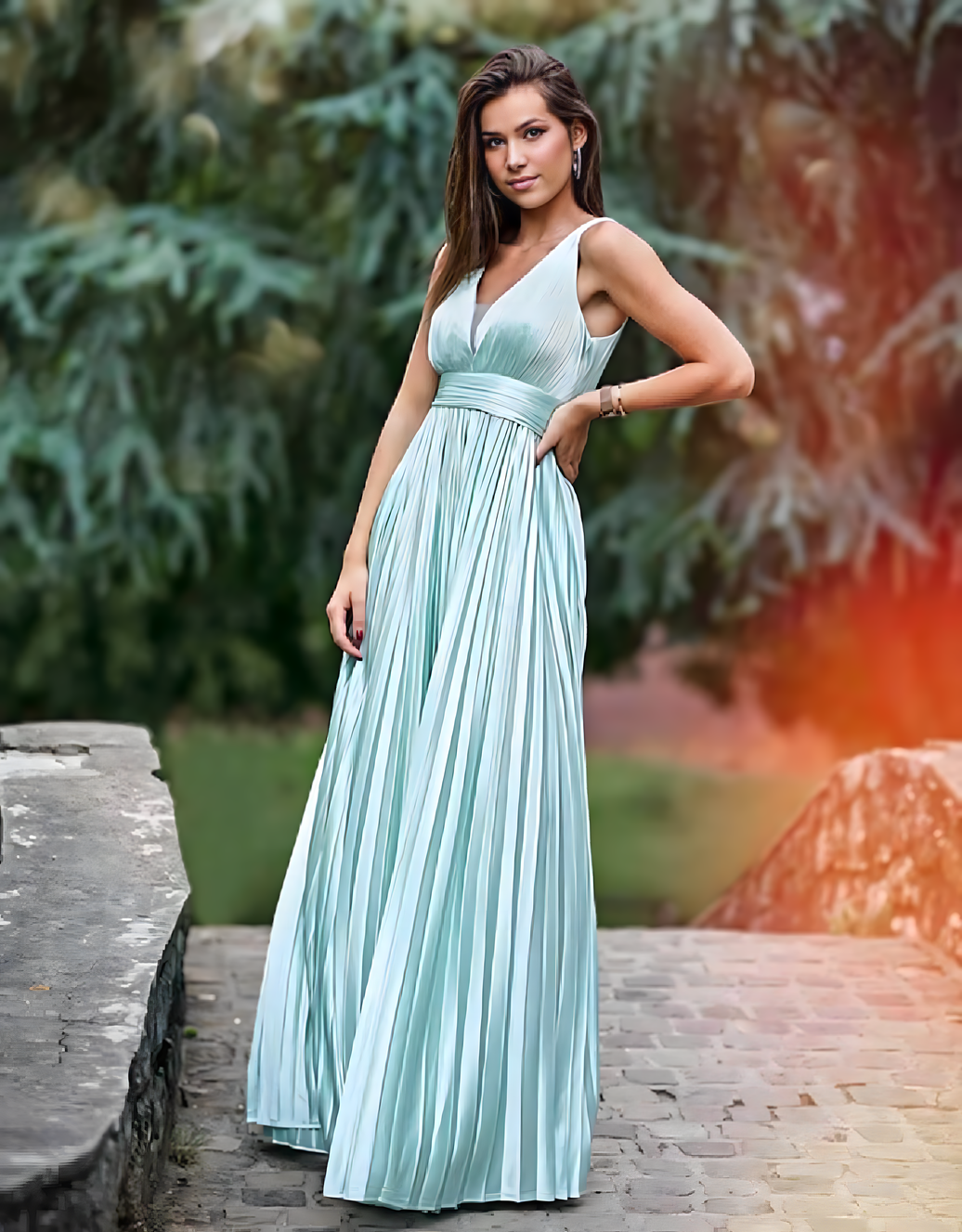 Fließendes Plissee-Abendkleid mit V-Ausschnitt und Mesh-Einsatz | Dunkelblau | Mint