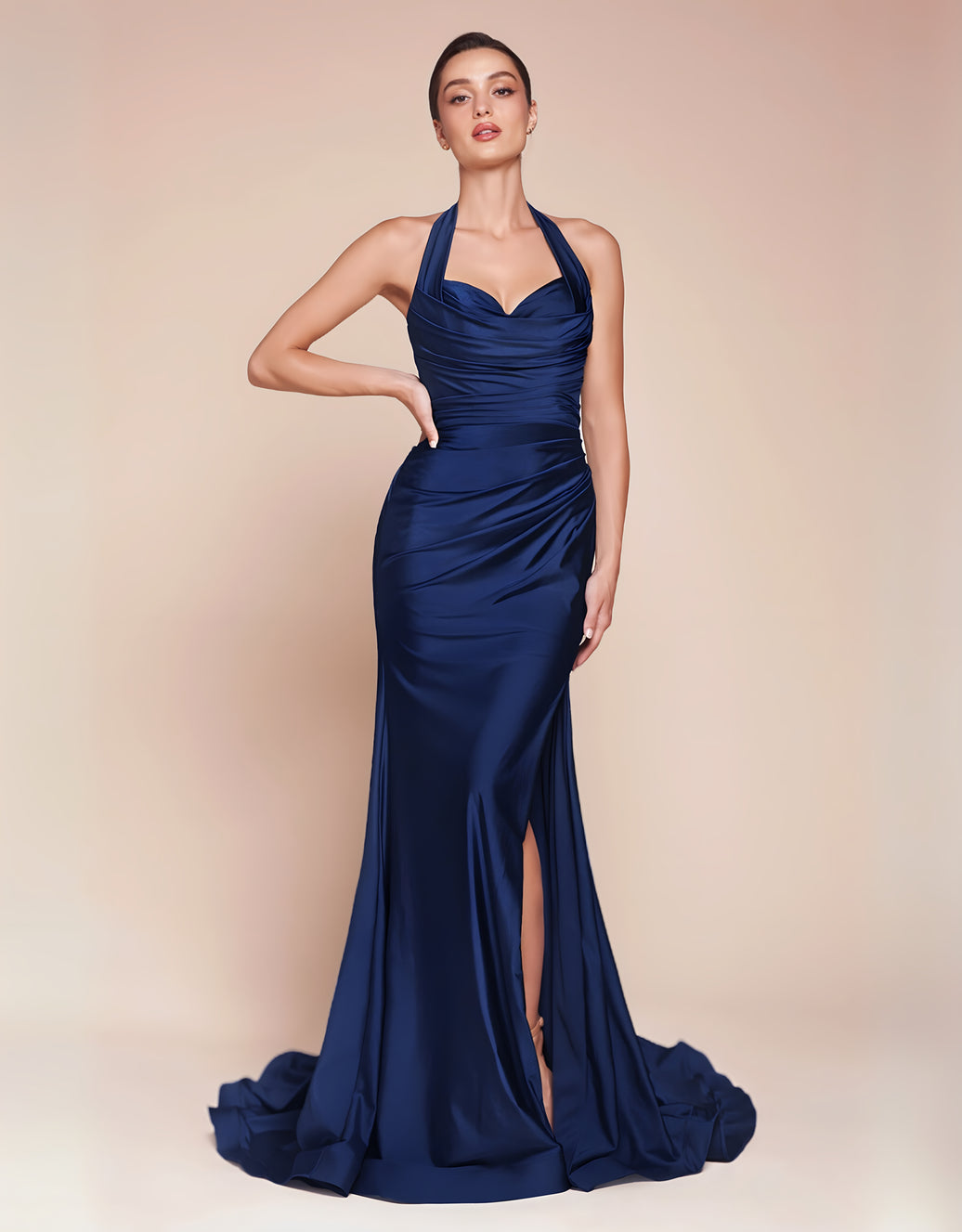 Elegantes Neckholder-Abendkleid mit Herzausschnitt, Drapierung & Schleppe | Marineblau