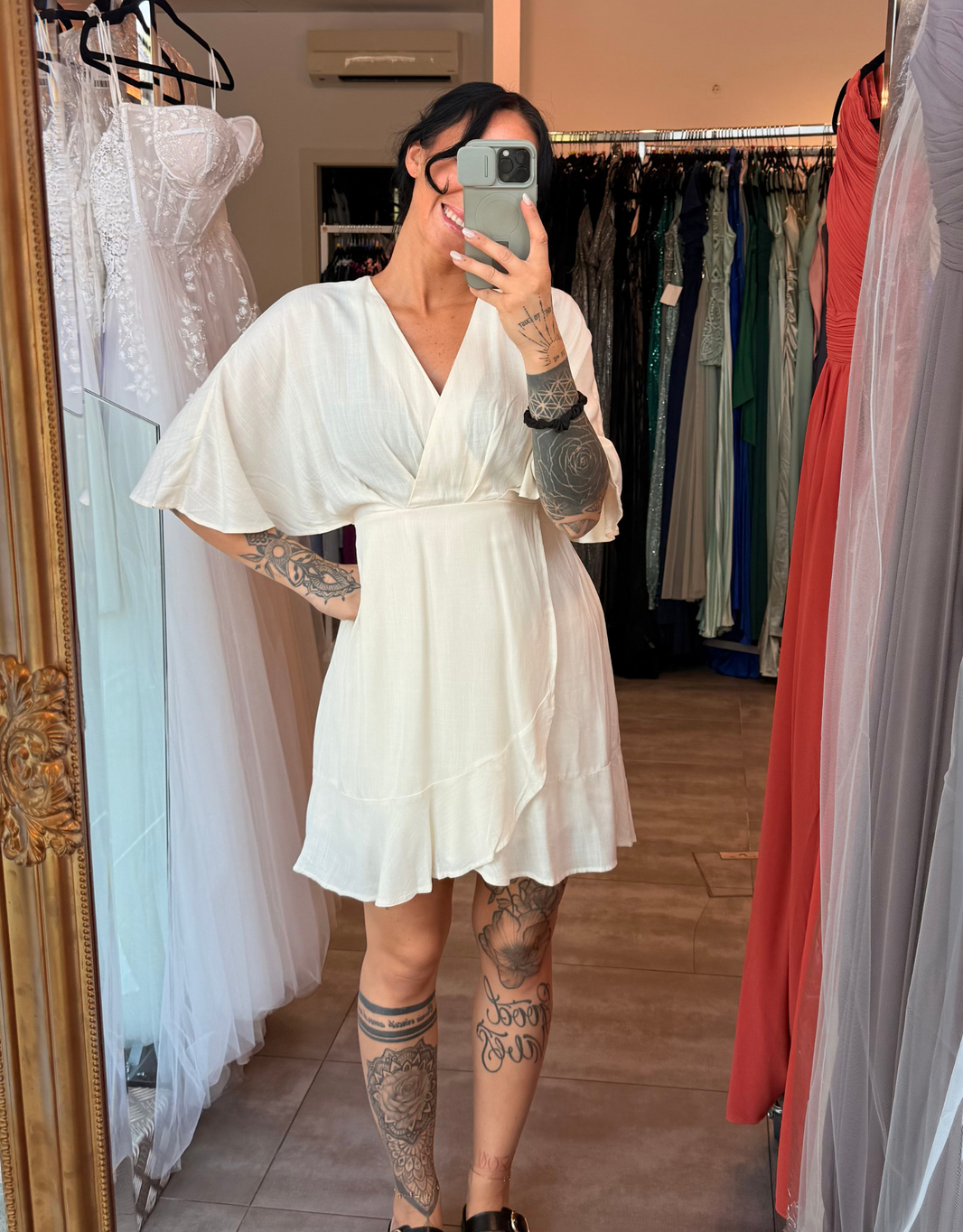leichtes Sommerkleid in Wickeloptik | creme