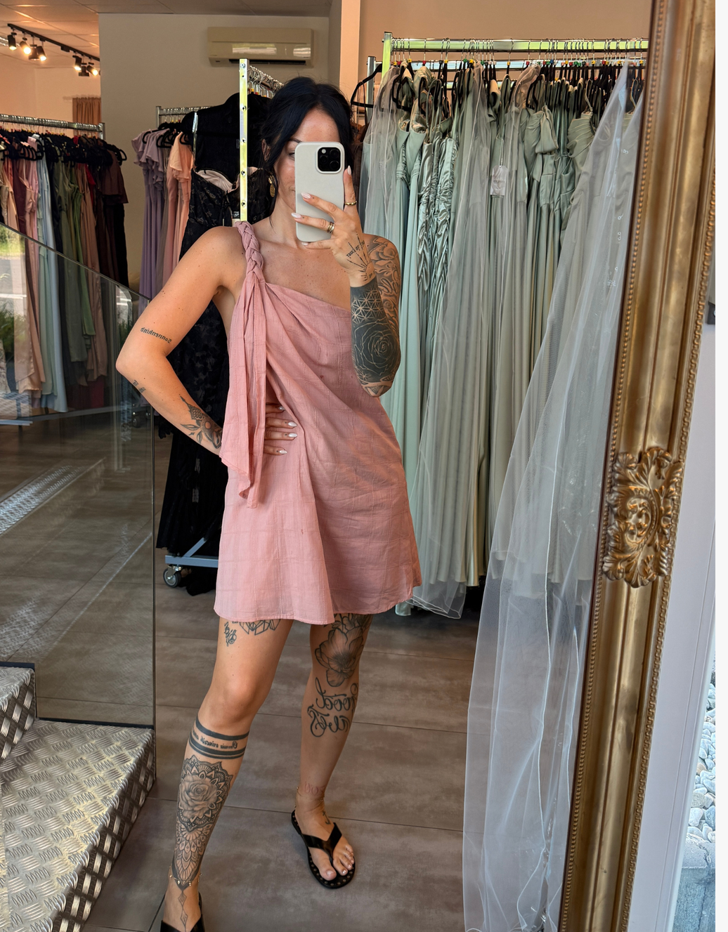 one shoulder baumwollkleid mit geflochtenen trägern | altrosa
