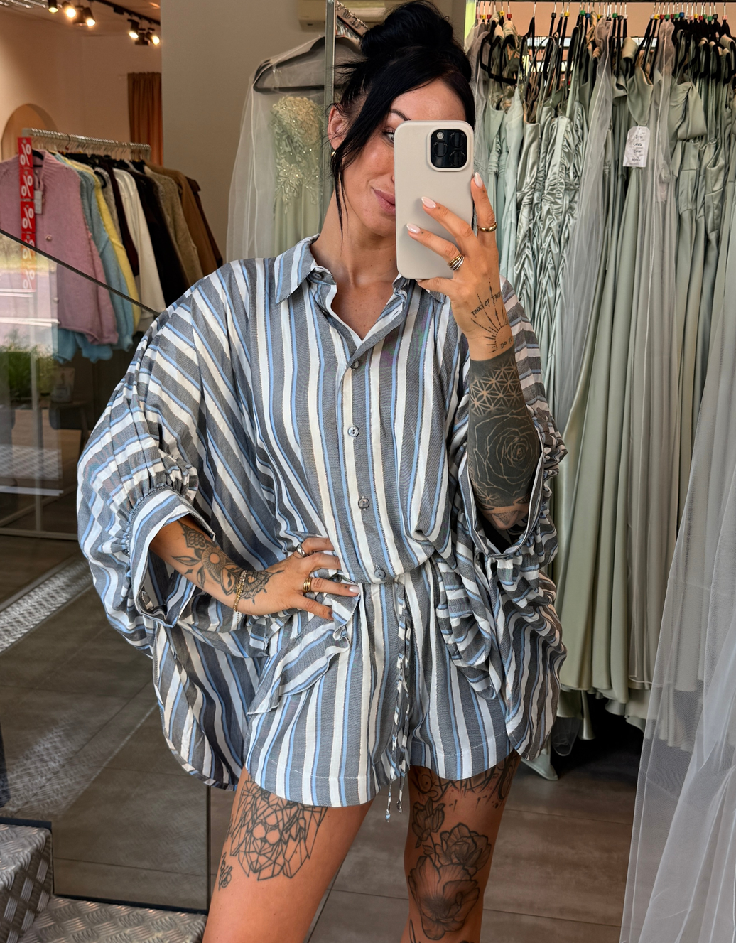 oversize Hemdbluse mit Streifenmuster und Lurexdetails | blau-grau