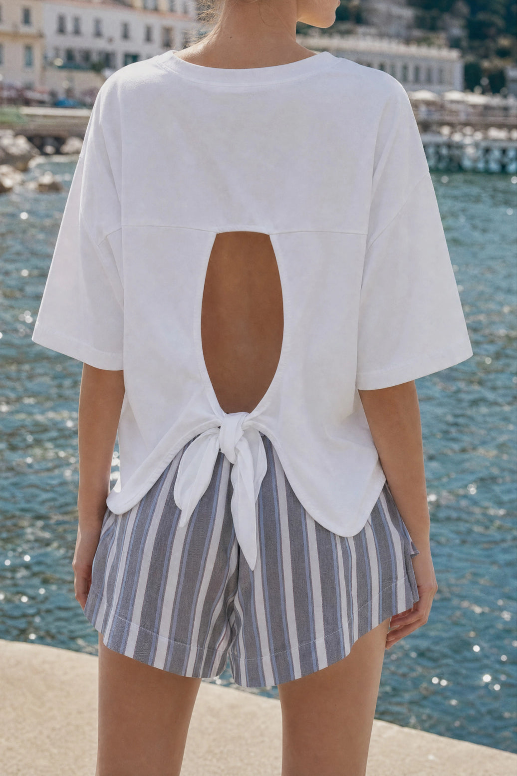 shirt mit rückenausschnitt und schleifendetail | weiß