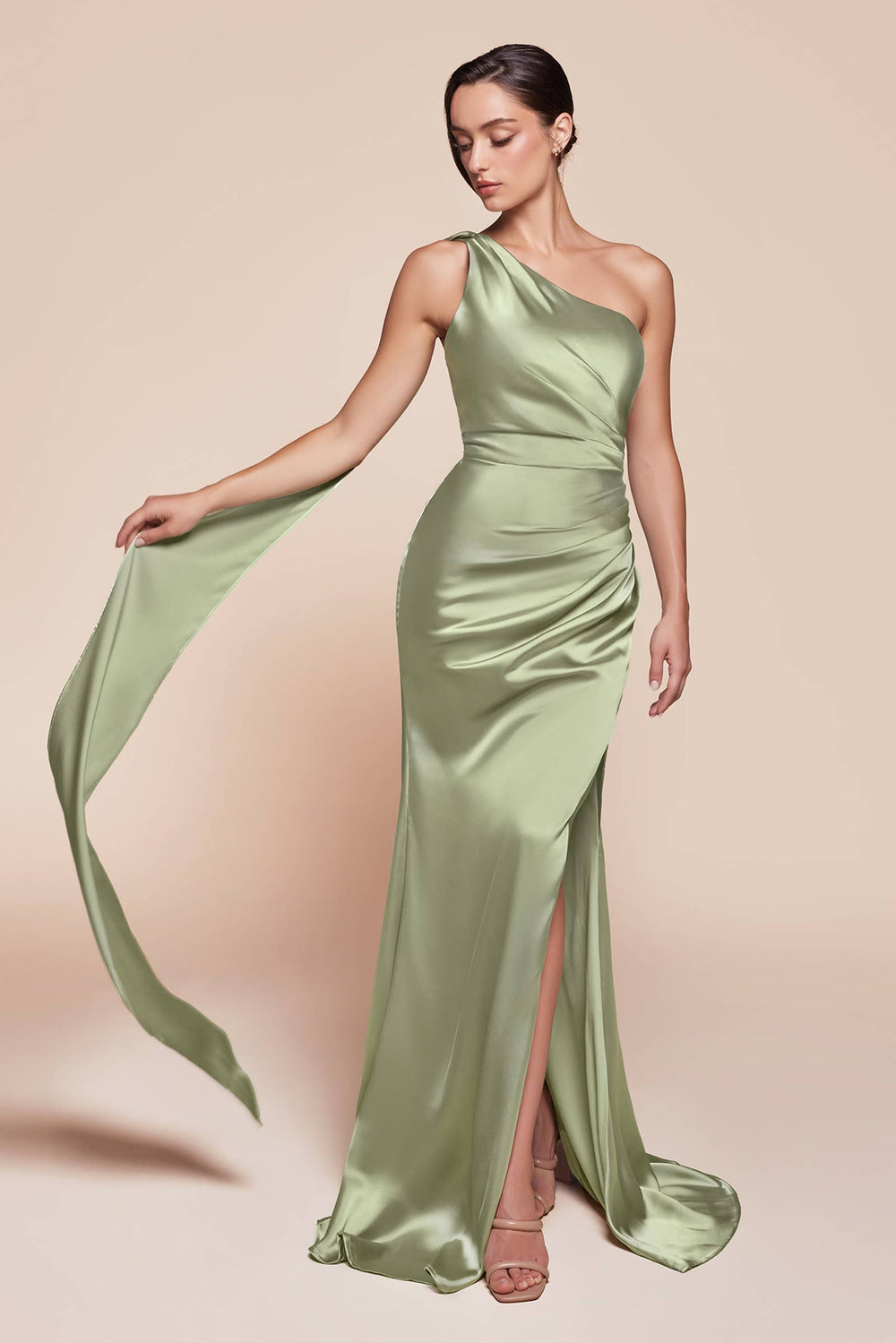 Elegantes Satin-Kleid mit Ein-Schulter-Design und figurbetonter Passform