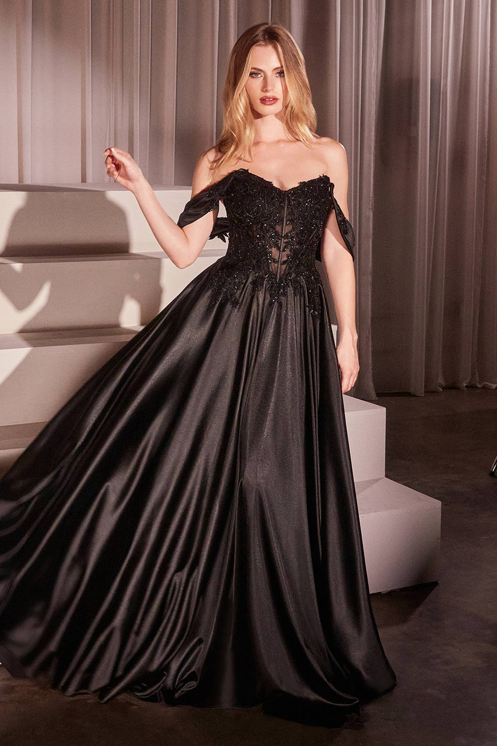 Schulterfreies Spitzen- und Satin-A-Linien-Kleid / Burgund