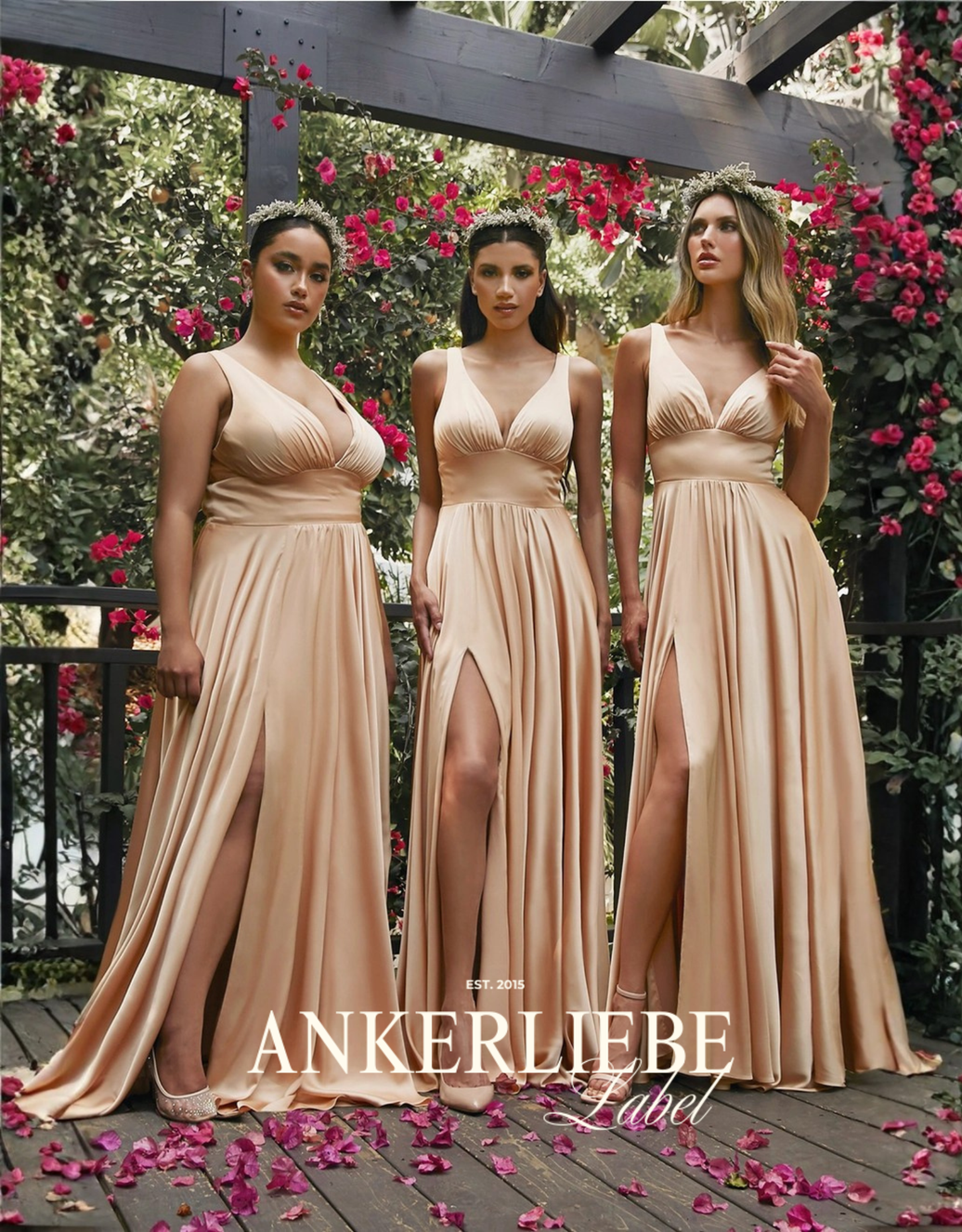 glänzendes abendkleid in a-linie mit v-ausschnitt & beinschlitz | champagner