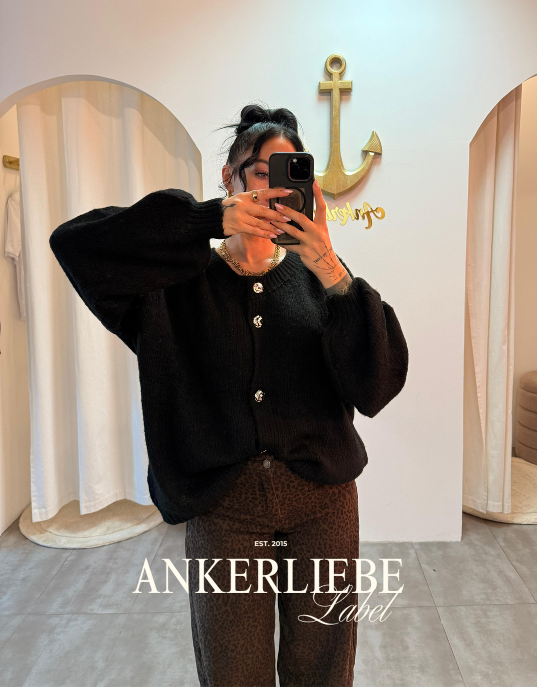 image sari black | cardigan