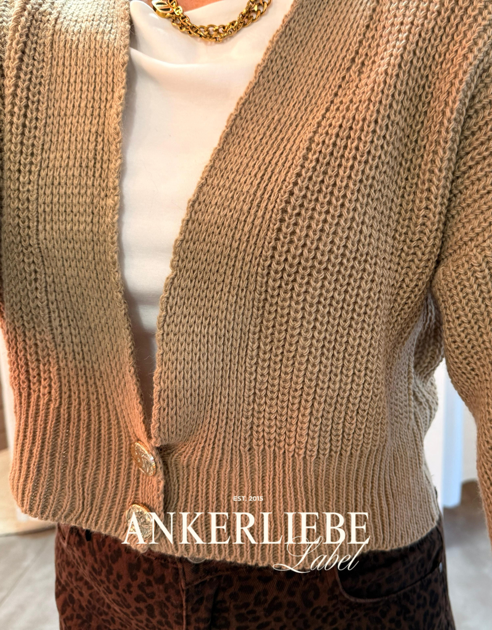 cropped weste | coffee