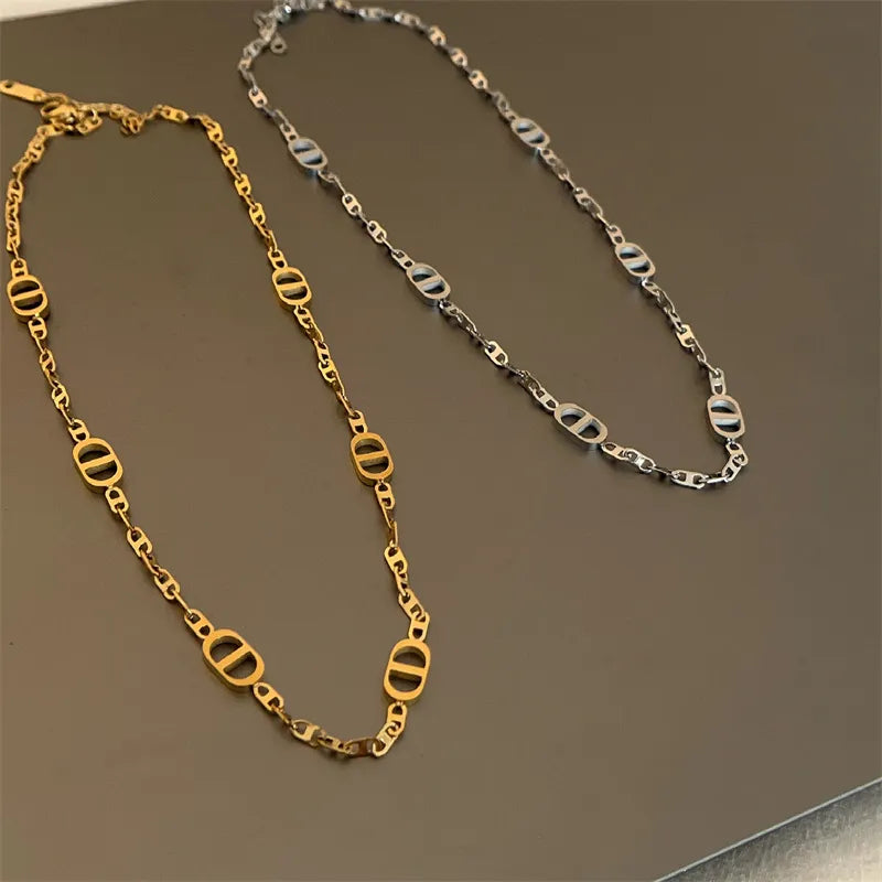 image Casual-Hip-hop-Pig-Nose-Titanium-Steel-Patchwork-Plating-18k-Gold-Plated-Silver-Plated-Necklace (3)