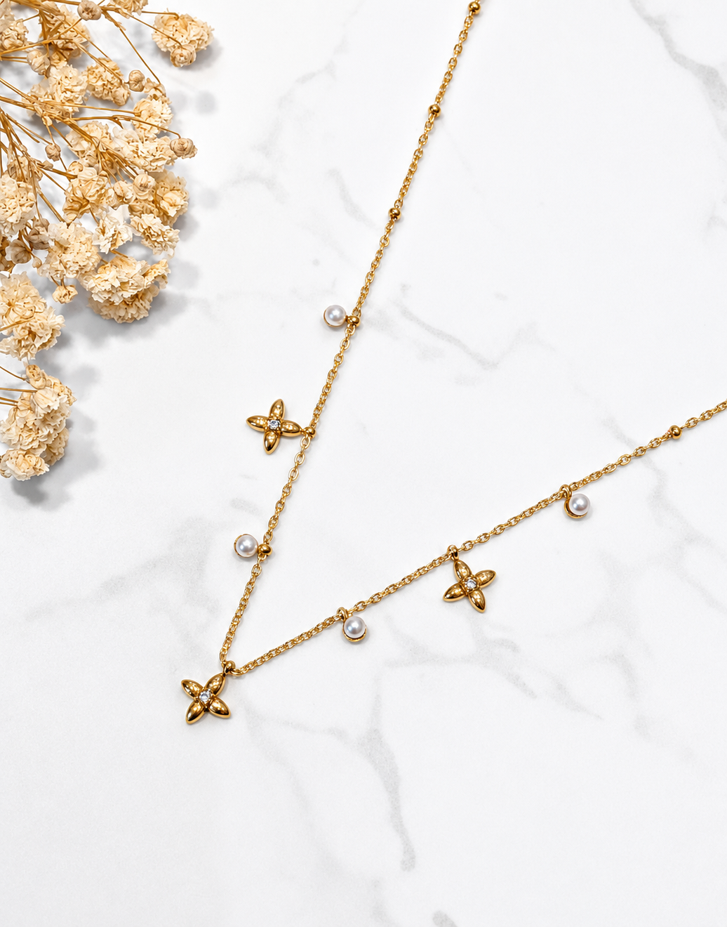 halskette mit blüten und perlen |gold