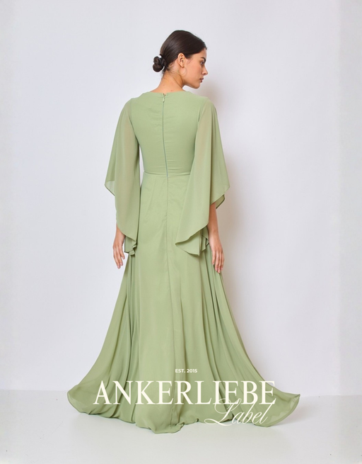 fließendes abendkleid mit v-ausschnitt und weiten ärmeln | salbei