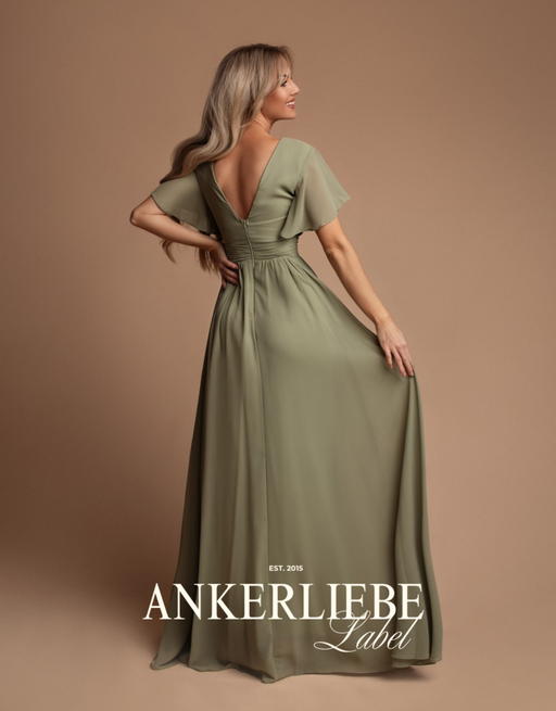 fließendes abendkleid mit v-ausschnitt und locker fallenden ärmeln | salbei