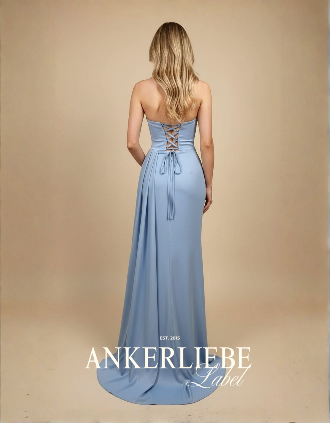 image figurbetontes abendkleid mit transparenter corsage und rückenschnürung | eisblau