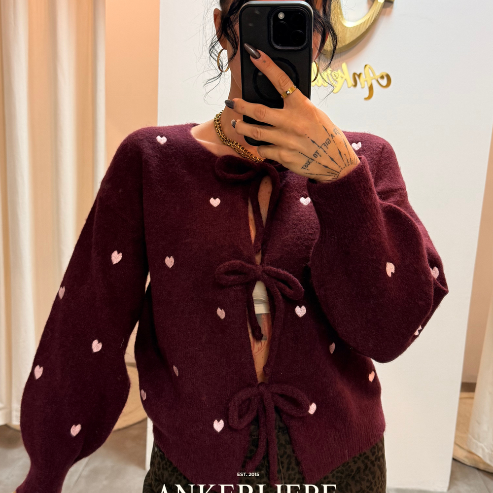 amora | cardigan wine