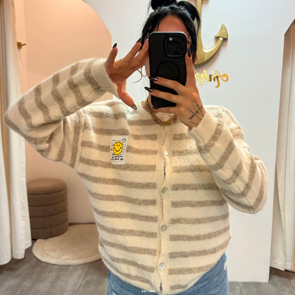 happy vibes | light weste