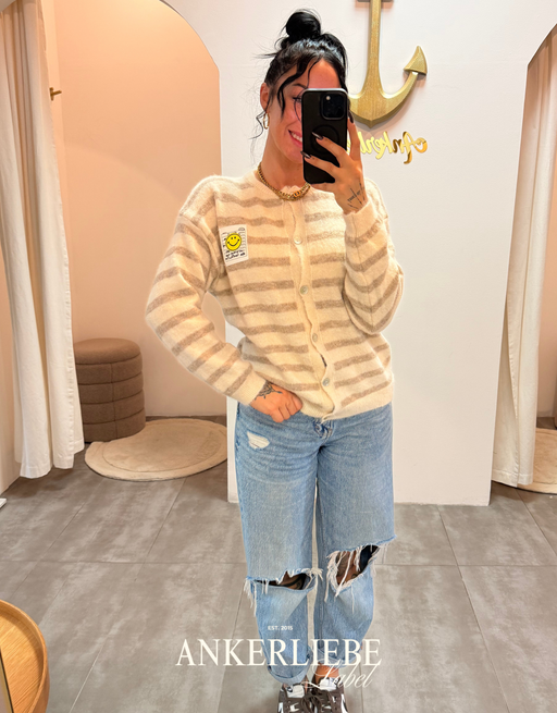 happy vibes | light weste