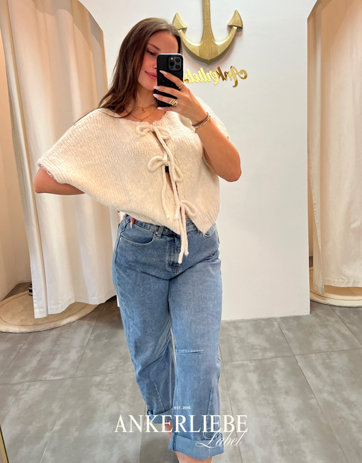 leah bow | beige vest