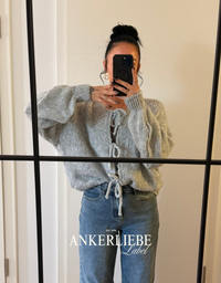 zoey bow | grey cardigan