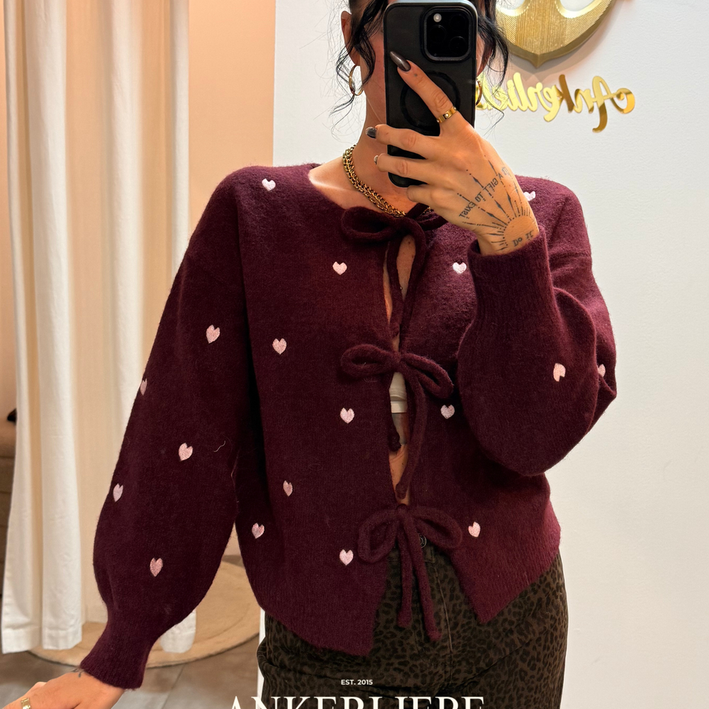 amora | cardigan wine