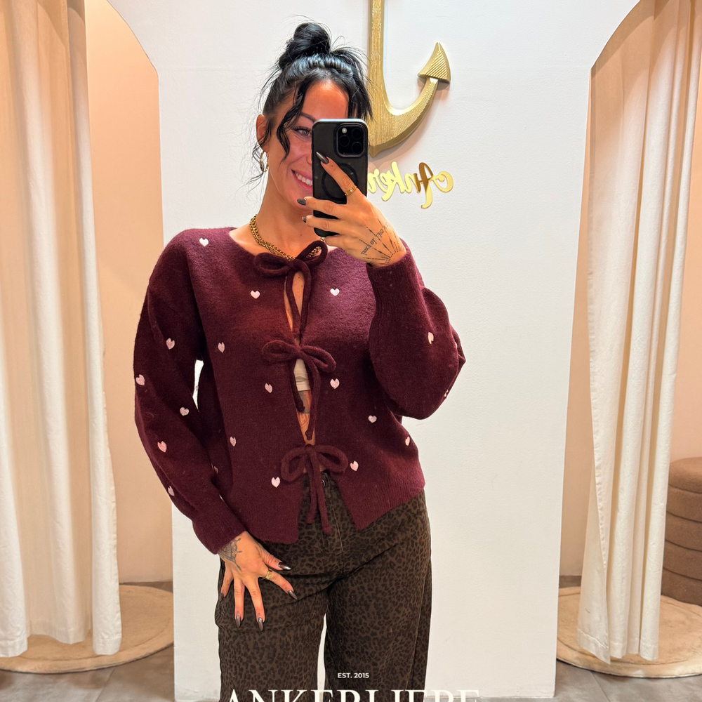 amora | cardigan wine