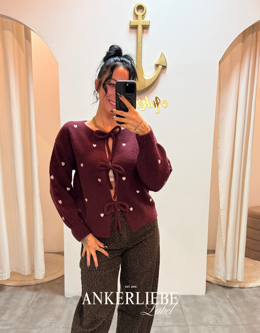 amora | cardigan wine