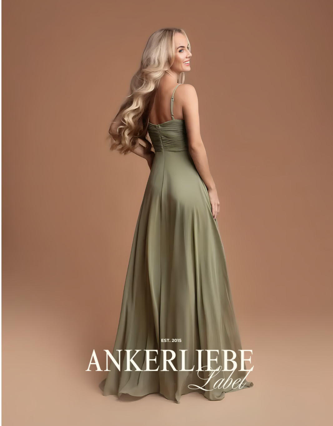 image abendkleid mit spaghettiträgern, drappiertem oberteil und beinschlitz | salbei