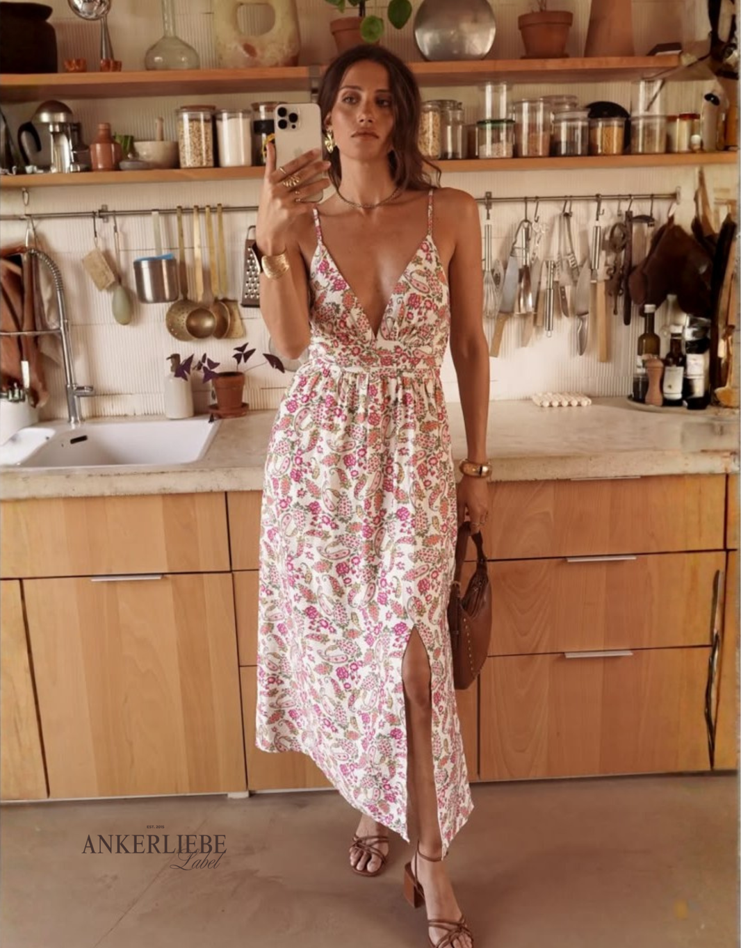 leichtes Maxikleid mit Paisley-Print, Taillenraffung und Beinschlitz |creme