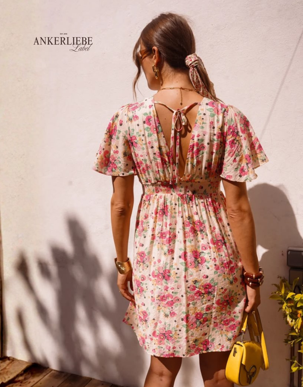 Florales Mini-Sommerkleid mit weiten Ärmeln | creme