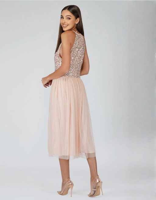 Midi-Abendkleid mit schimmerndem Halterneck-Oberteil und Tüllrock | Zartrosa
