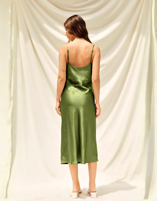 Fließendes Satin-Midikleid mit V-Ausschnitt und Spaghettiträgern | Olivgrün