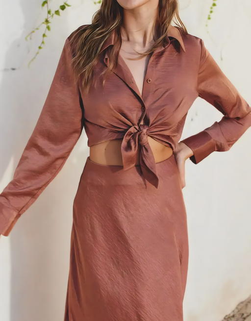 Midikleid mit Knotendetail und Hemdblusen-Oberteil | Terrakotta