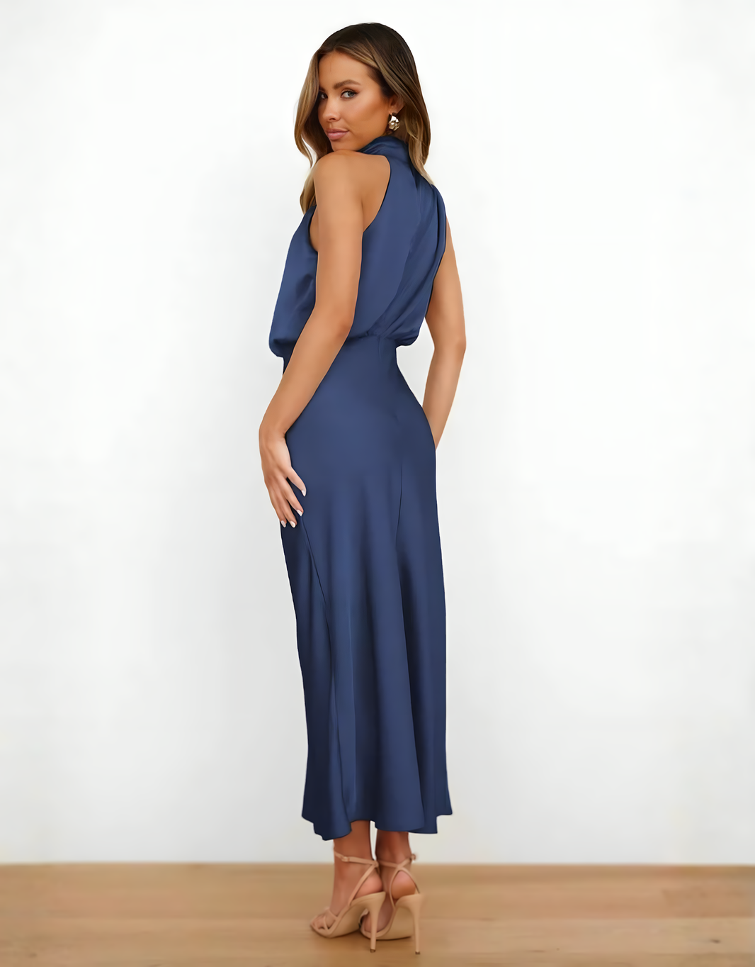 image Fließendes Midikleid mit Drapierung und Stehkragen | Marineblau