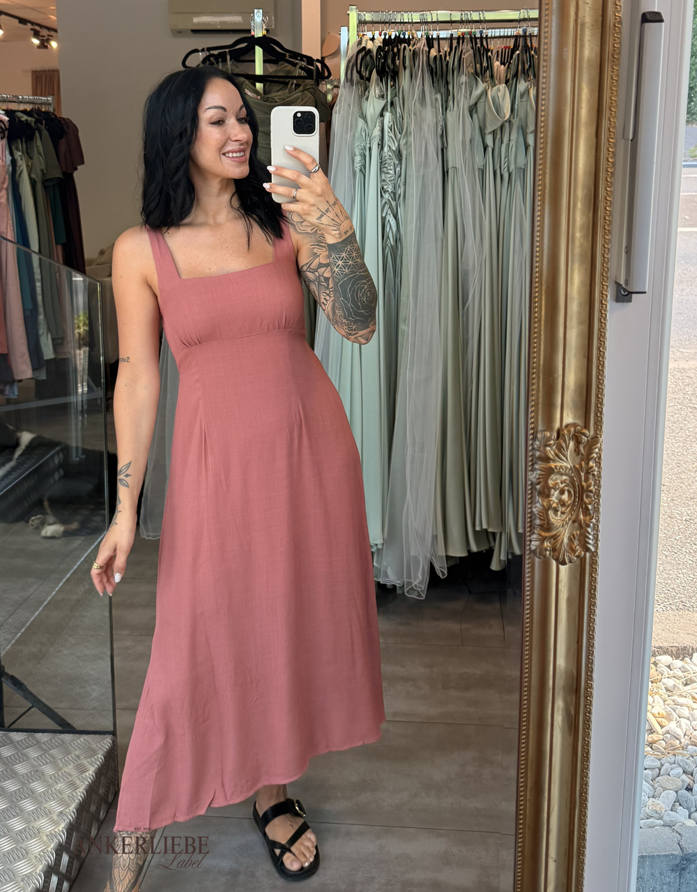 Midi-Sommerkleid mit flexiblen Rücken | dunkles blush