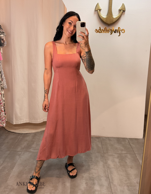 Midi-Sommerkleid mit flexiblen Rücken | dunkles blush