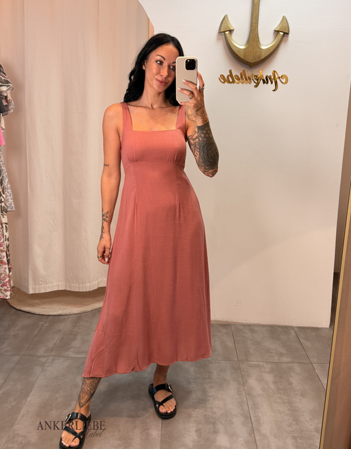 Midi-Sommerkleid mit flexiblen Rücken | dunkles blush