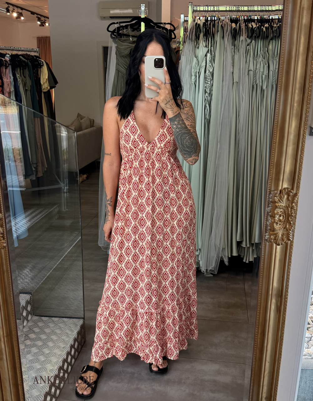 leichtes Boho-Maxikleid mit tiefem Rückenausschnitt und Schnürung | beige/rot